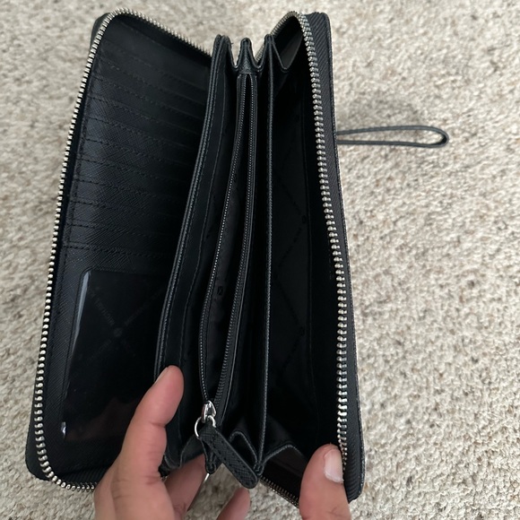 Black Michael Kors Wallet - Picture 4 of 5